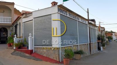 Chalet en venta en Calle de la Iglesia, Cortes y Graena de 298.000 €