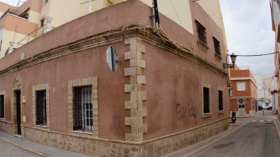 Casa en venta en Iglesia Mayor, Iglesia Mayor (San Fernando) de 275.000 €