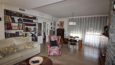 Casa adosada en venta en Calle Isidro Pinedo, San Antonio (Huelva Capital) de 310.000 €