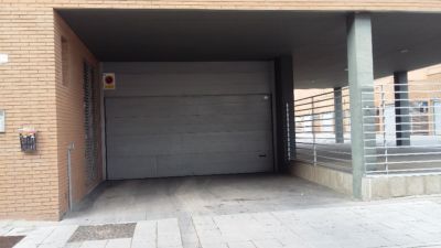 Garaje en alquiler en Calle del Pomelo, 72, Las Villas-Covaresa-Parque Alameda-La Rubia (Valladolid Capital) de 50 €<span>/mes</span>