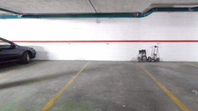 Garaje en venta en Montemar Puerto, La Carihuela (Torremolinos) de 25.000 €