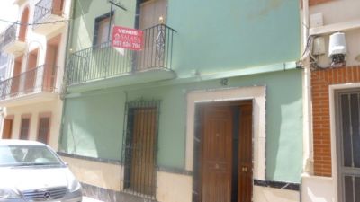 Casa en venda a Calle Alejandro de Vida Hidalgo, número 42, Cabra de 83.000 €