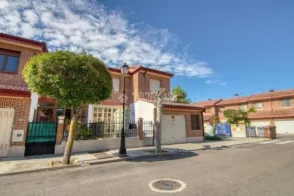 Casa adosada en Laguna de Duero