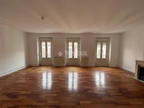 Piso en calle de Juan Álvarez Mendizábal