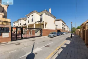 Casa adosada en calle de la Longuera