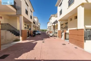 Casa adosada en calle de la Longuera