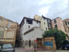 Chalet en calle de Benjamín de Tudela