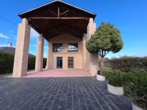 Local comercial en Avenida del Bierzo, 16