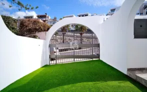 Casa adosada en Avenida de Europa, 20