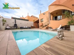 Casa pareada en calle La Rioja, nº 15