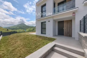 Casa adosada en Zierbena