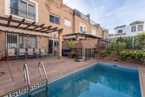 Casa pareada en calle Doctor López Font