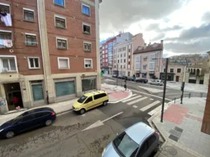 Piso en calle de Ramón y Cajal