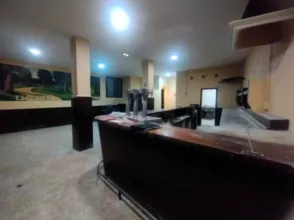 Local comercial en calle del Río Narcea, 27