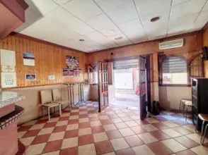 Local comercial en calle de Sevilla