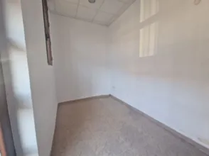 Local comercial en calle de Sor Valentina Mirón