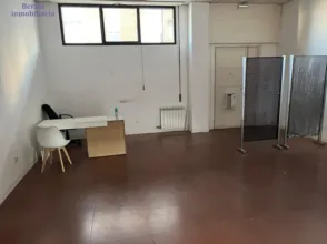 Local comercial en calle de los Pedregales