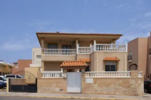 Chalet en calle Plutón, 8