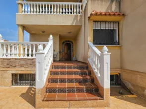 Chalet en calle Plutón, 8