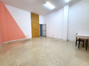 Local comercial en calle Montevideo