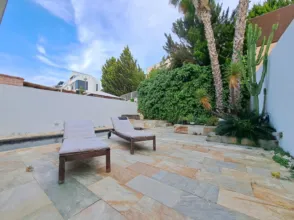 Casa adosada en Urb. El Racó