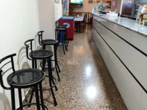Local comercial en Cortes Valencianas