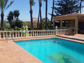 Chalet en Oliva Nova