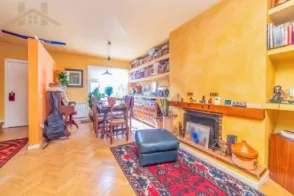 Casa adosada en Avenida de los Reyes Católicos, 17