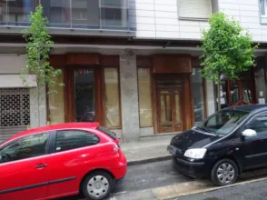 Local comercial en calle del Poeta Díez Gaviño