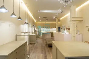 Local comercial en calle de Arrasate, 7