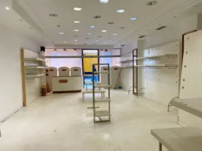 Local comercial en calle de Secundino Esnaola, 12