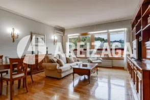 Piso en calle Familia Santua Kalea Sagrada Familia, nº 9