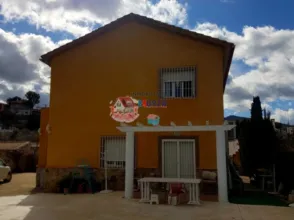 Chalet en Afueras de Jaén - La Manseguilla