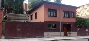 Chalet en calle Montes del Sueve, nº 44