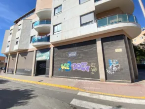 Commercial space in calle
