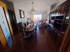 Piso en La Aurora-La Alameda
