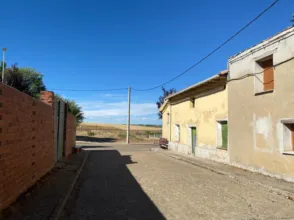 House in calle León, 18