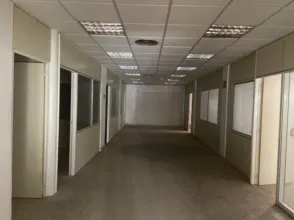 Local comercial en Avenida de la Cova