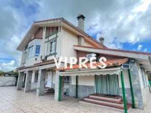 Chalet en Urbanización Las Arenas