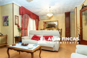 Casa en La Ronda- Valdés