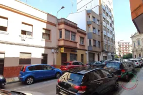 Casa en calle del Profesor Miguel Ángel González Muñiz