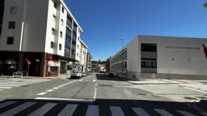 Local comercial en calle Uztarroz