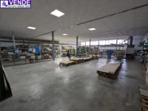Nave industrial en Carrer de Colòmbia