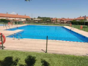 Chalet pareado en calle Brunete