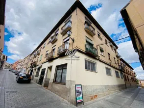Piso en calle de los Descalzos