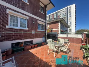 Chalet pareado en calle Pintor Angel Alonso, 20