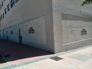 Local comercial en Paseo de Santiago Casares Quiroga, nº 3