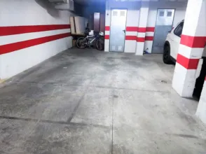 Garage in Carrer dels Oms