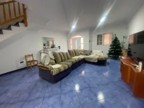 Chalet adosado en Vecindario-Cruce de Sardina