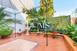 Casa adosada en Carrer del Brillant